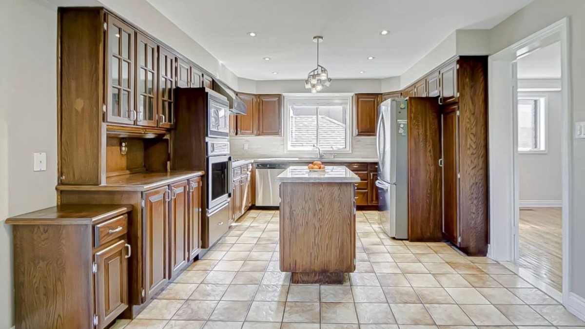Lawrence Heights Villa | Serene Stay
