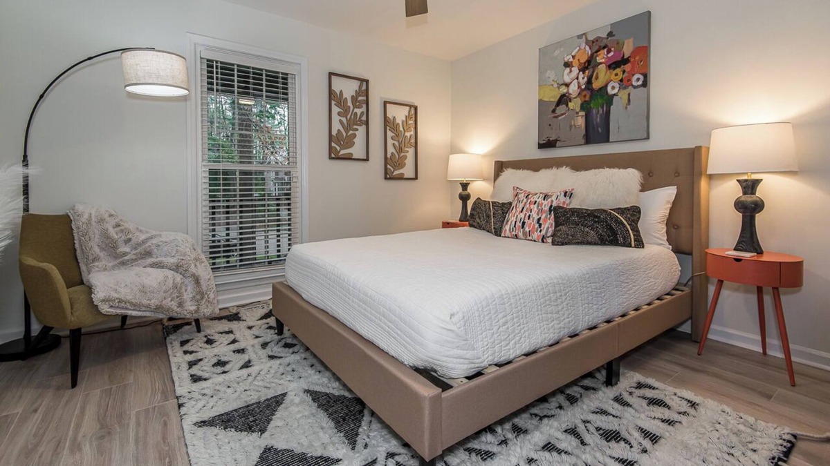 Crabtree Apartment | Serene & Stylish 2-Bedroom House Within Walking Distance of Crabtree Valley Mall