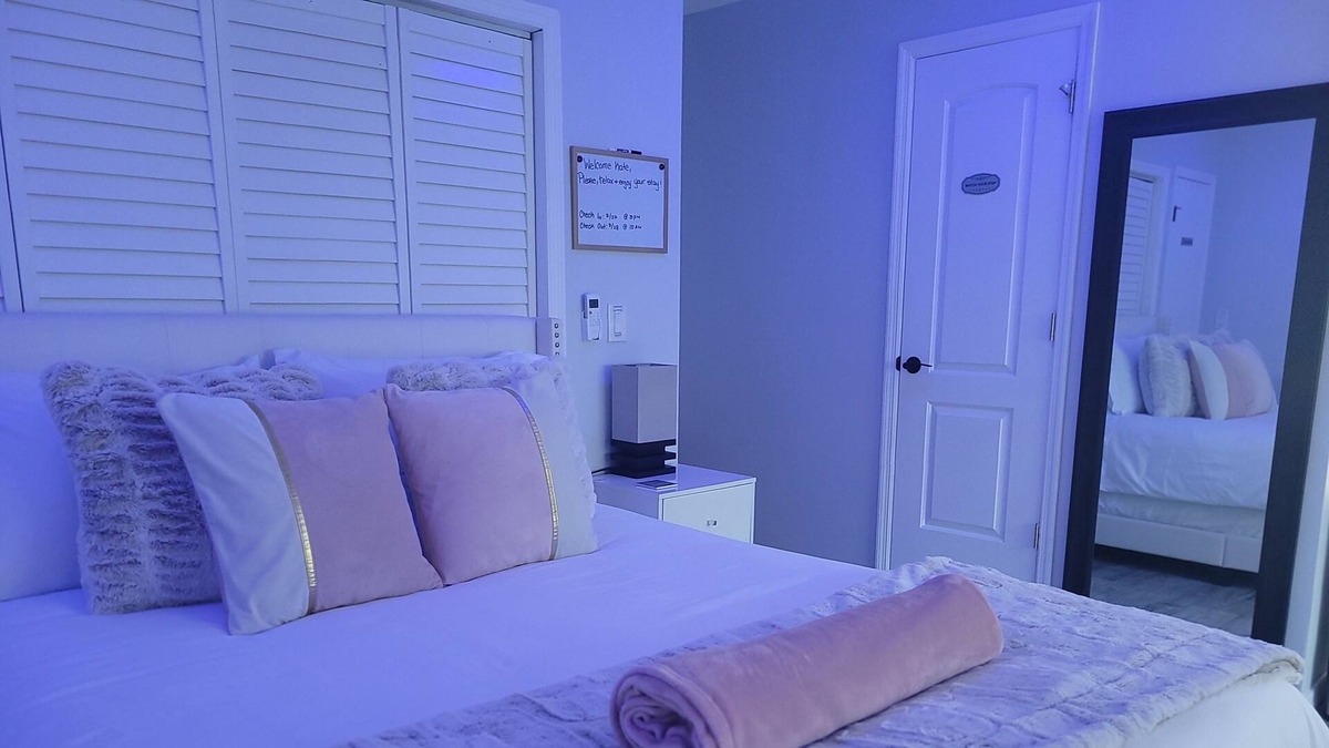 Spring Hill Apartment | Serene Suite+ Private Entrance, by beaches, lakes, Springs, state park and more!