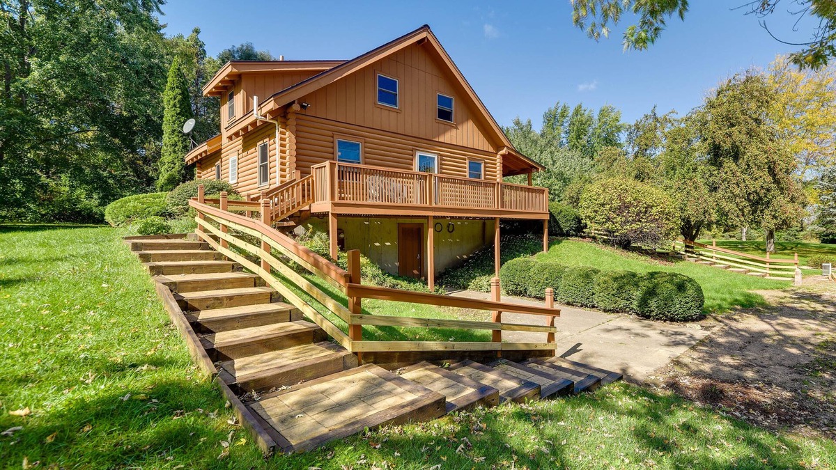 Bassett Cabin | Serene Twin Lakes Cabin w/ Fire Pit & Fireplace!