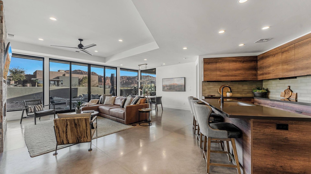 Ivins House | Serene Views: Luxurious 3 bedroom home, Community Pool, Stunning Views!