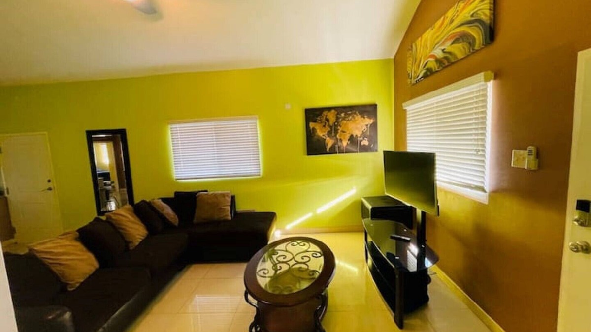Kingston House | Serene Vistas, Caymanas Country Club