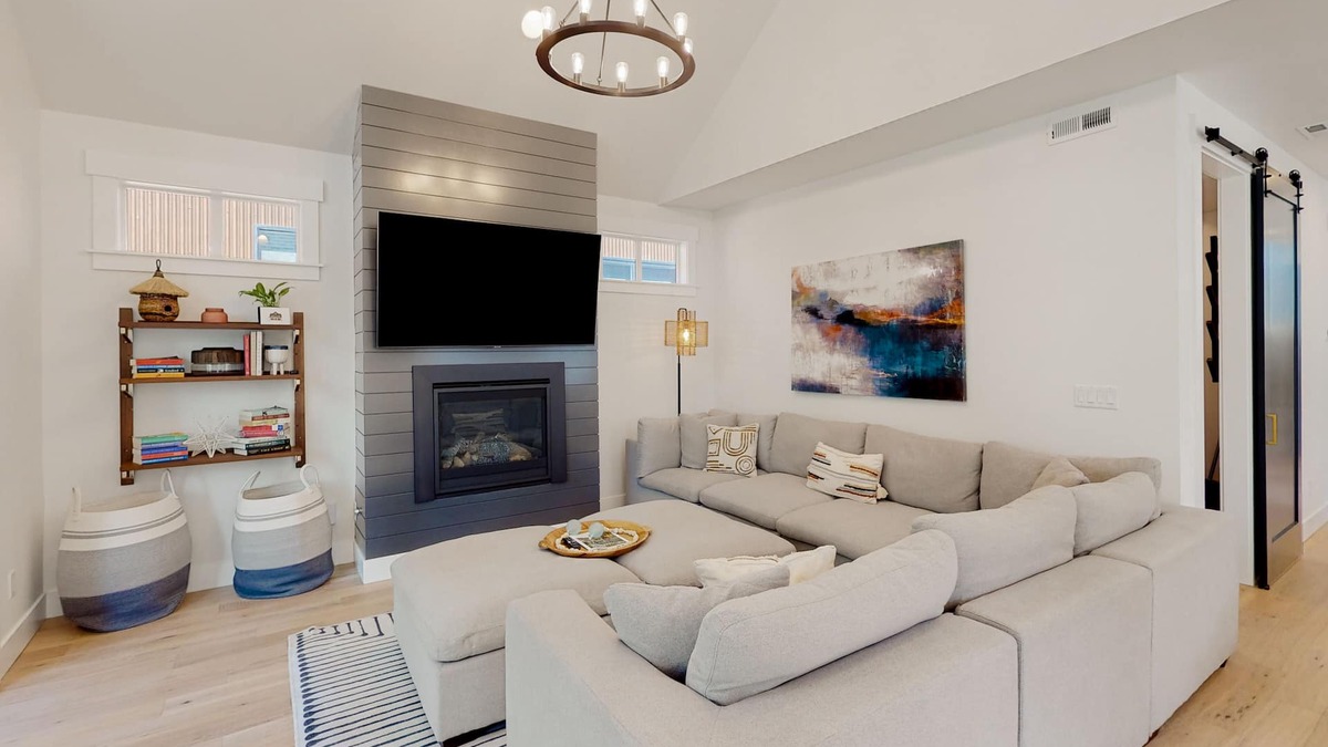 Roslyn House | Serene wilderness retreat with a firepit, deck, grill, fireplace, W/D, and AC