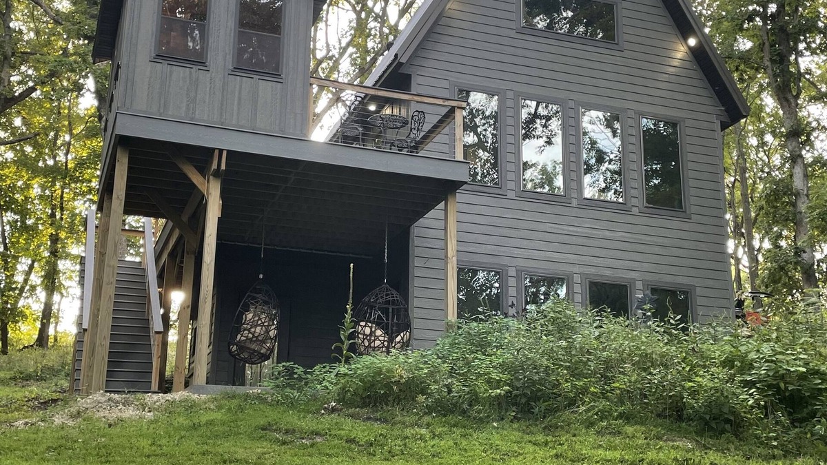 Eastman Cabin | SereniTree Cabin - Modern Rustic Getaway tucked in the trees