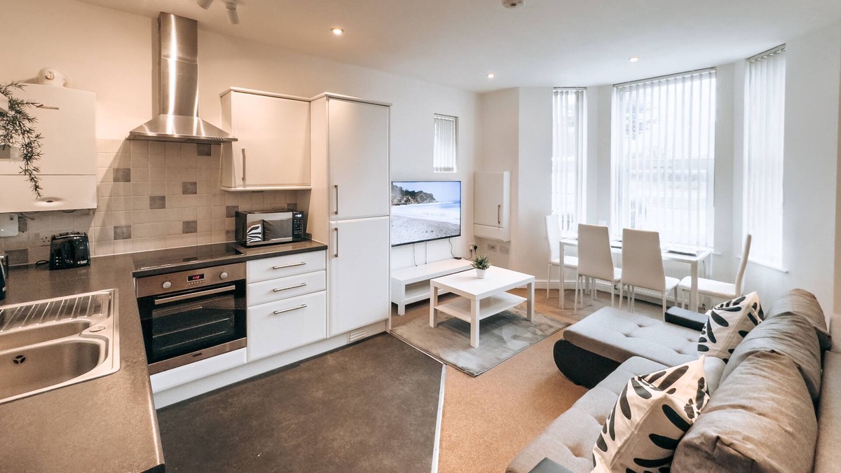 Bournemouth City Centre Cottage | Serenity - an apartment that sleeps 4 guests in 1 bedroom