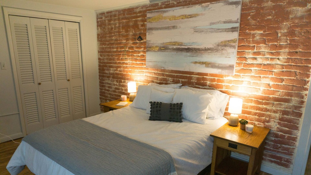 Charles Town Apartment | Serenity Apt in DT Charles Town near Harpers Ferry