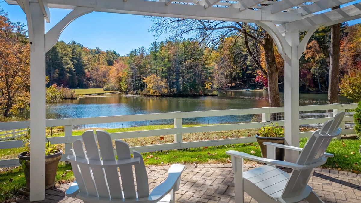 Flat Rock Apartment | SERENITY at FLAT ROCK