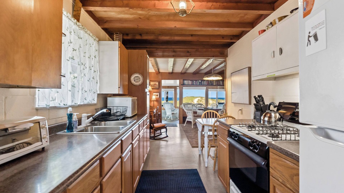 Port Sheldon House | Serenity Beach | 6 Bed, 2 Bath