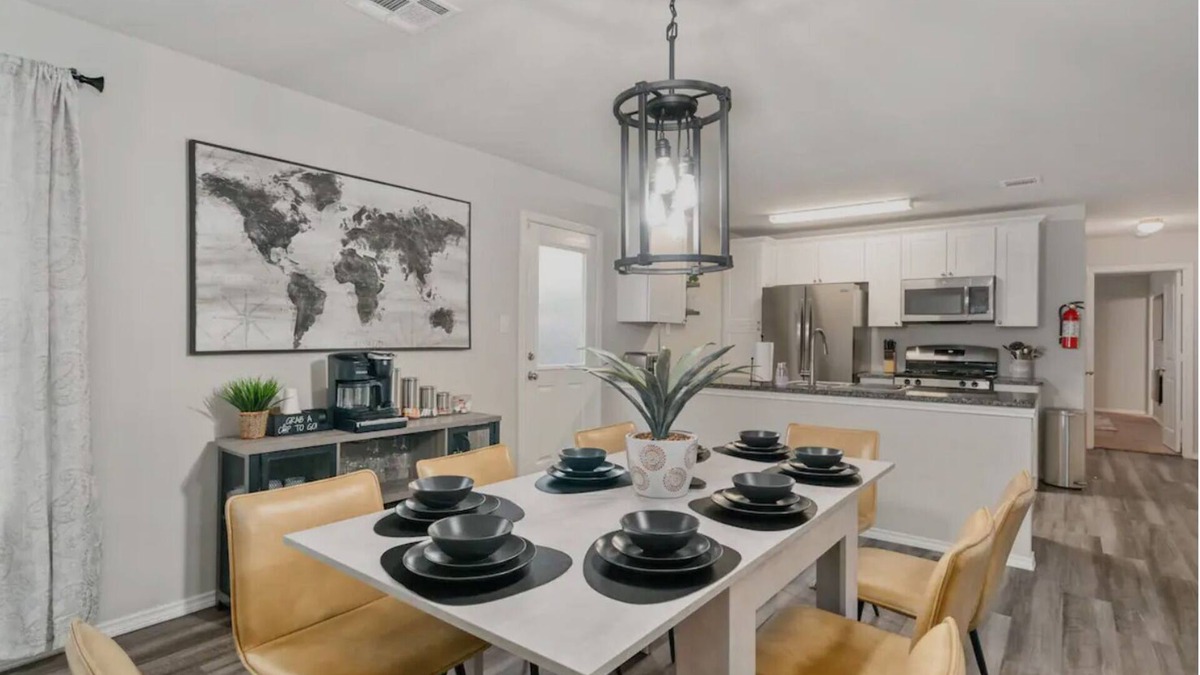 Southside House | Serenity by Lackland: Family-sized home in San Antonio