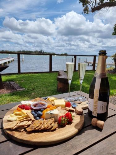 Marks Point Villa | Serenity by the Lake - Romantic Waterfront Couple's Getaway