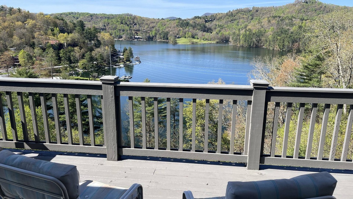 Cullowhee Villa | SERENITY BY THE LAKE VILLA