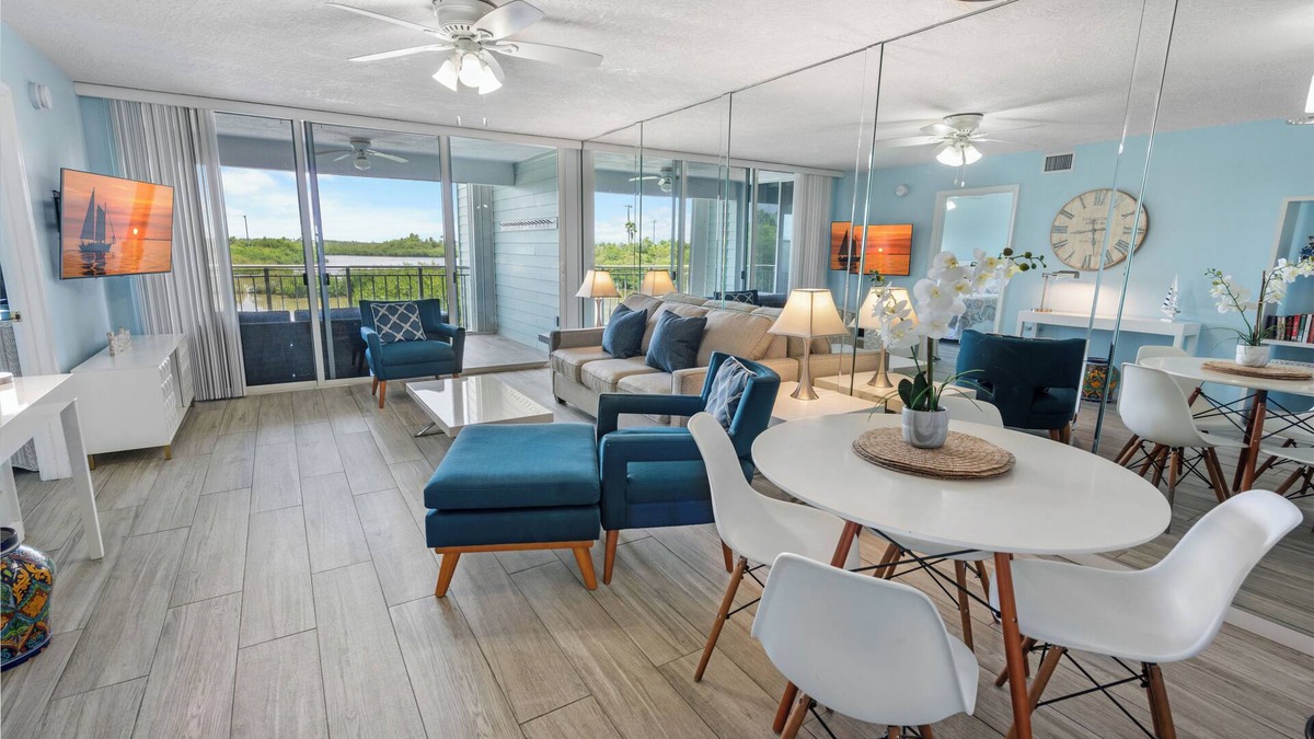 Midtown Condo | Serenity by the Sea, 2BR/2BA Condo w/Pool at La Brisa across from Smathers Beach