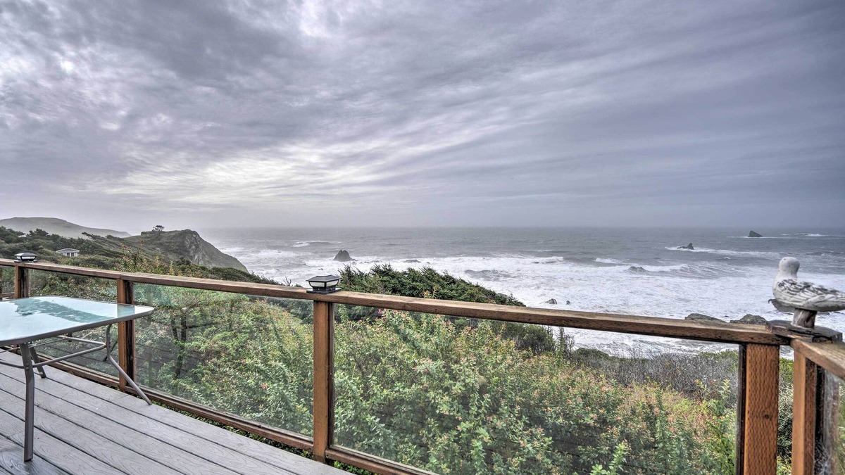 Brookings House | Serenity By The Sea - Chic Oceanfront Home w/Deck