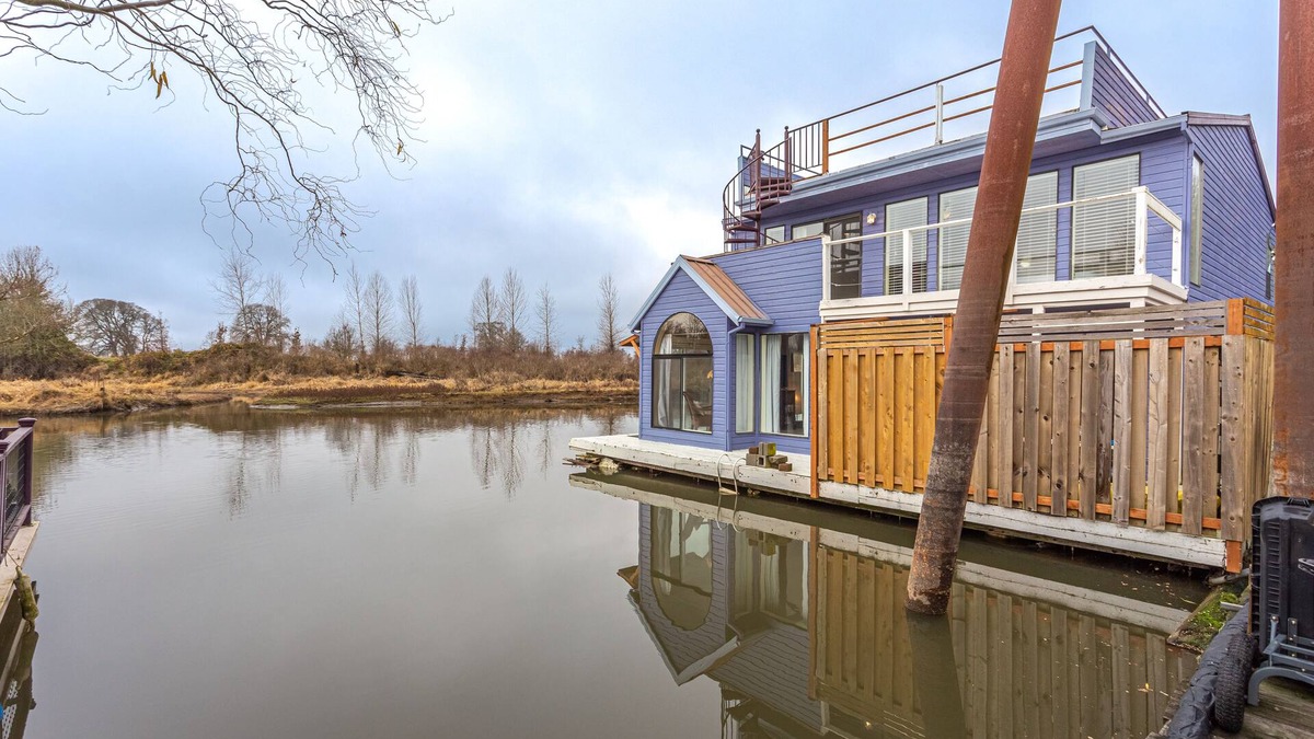 Felida House | Serenity Floating Home