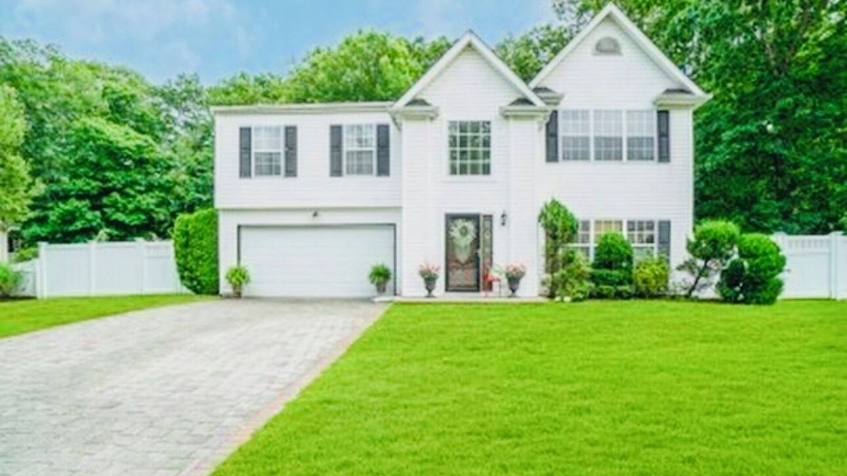 Coram Apartment | Serenity Haven: Cozy 2-Bedroom Home with Spacious Living & Big Backyard