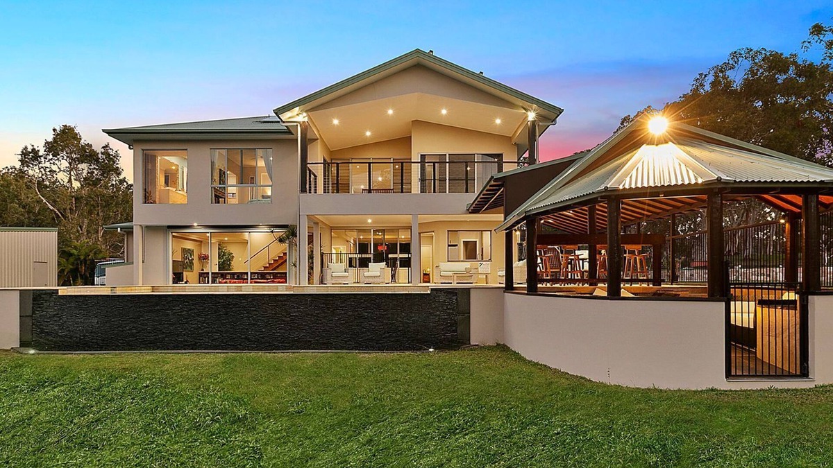 Peregian Beach House | Serenity - Home on Acreage Surrounded By Noosa National Park