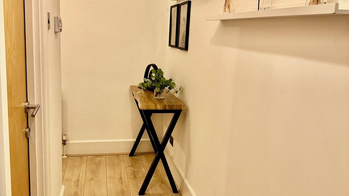 Shadwell Apartment | Serenity in the City - Cosy Apartment with WiFi