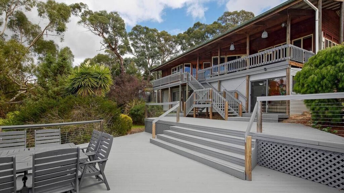 Macclesfield House | Serenity Lodge Summar