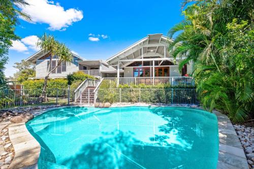 Mudjimba House | Serenity - Mudjimba - Pet Friendly Holiday Home