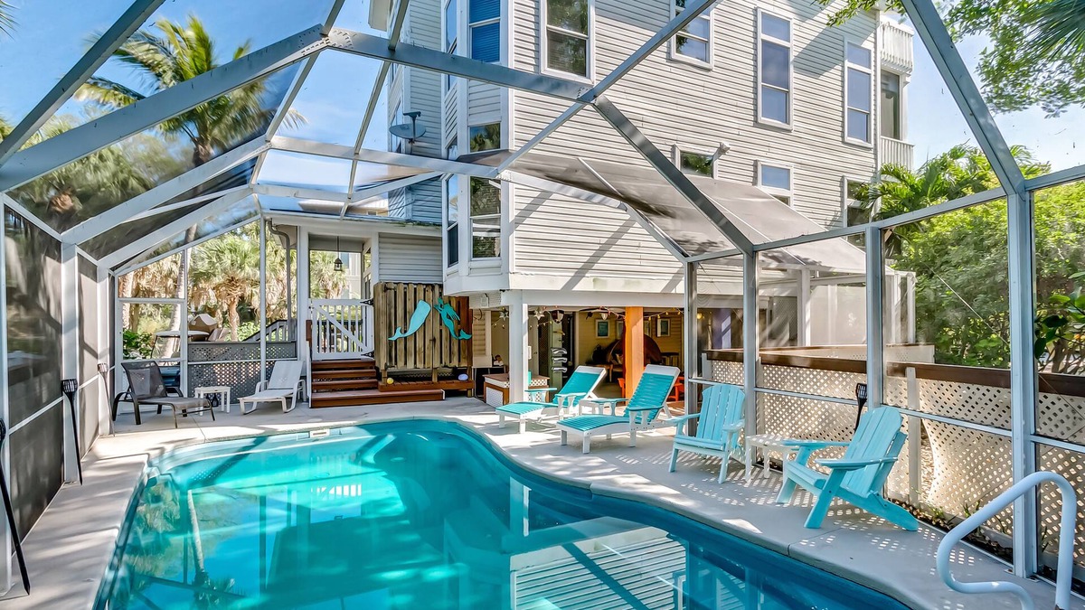 Jose's Hideaway House | SERENITY NOW~1 Min. To BEACH!-SCREENED-IN HEATED POOL-2 Carts-4&6, Island Club