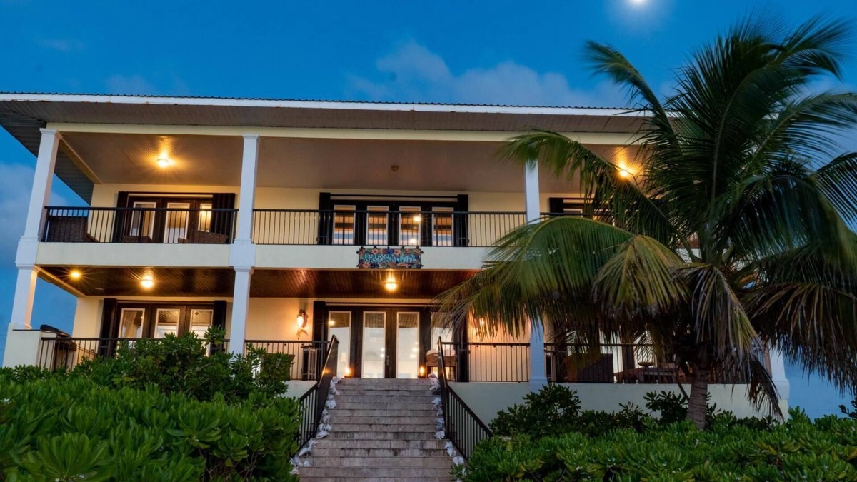 Sugar Loaf Settlement House | Serenity of San Salvador, Bahamas