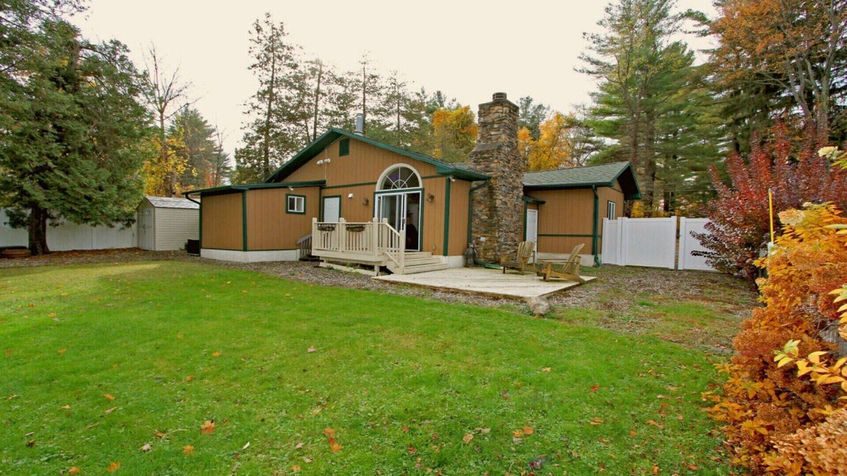 Cleverdale Cottage | serenity on sandy bay lake george