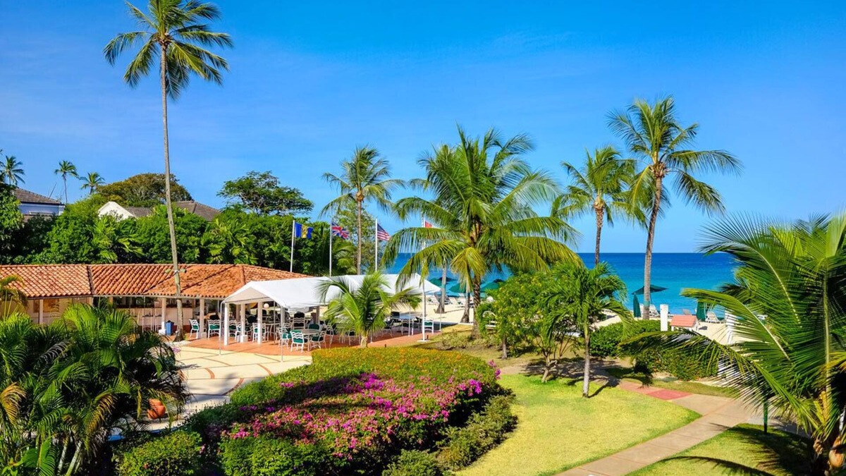 Porters Apartment | Serenity on the Beach - Glitter Bay Estate 202