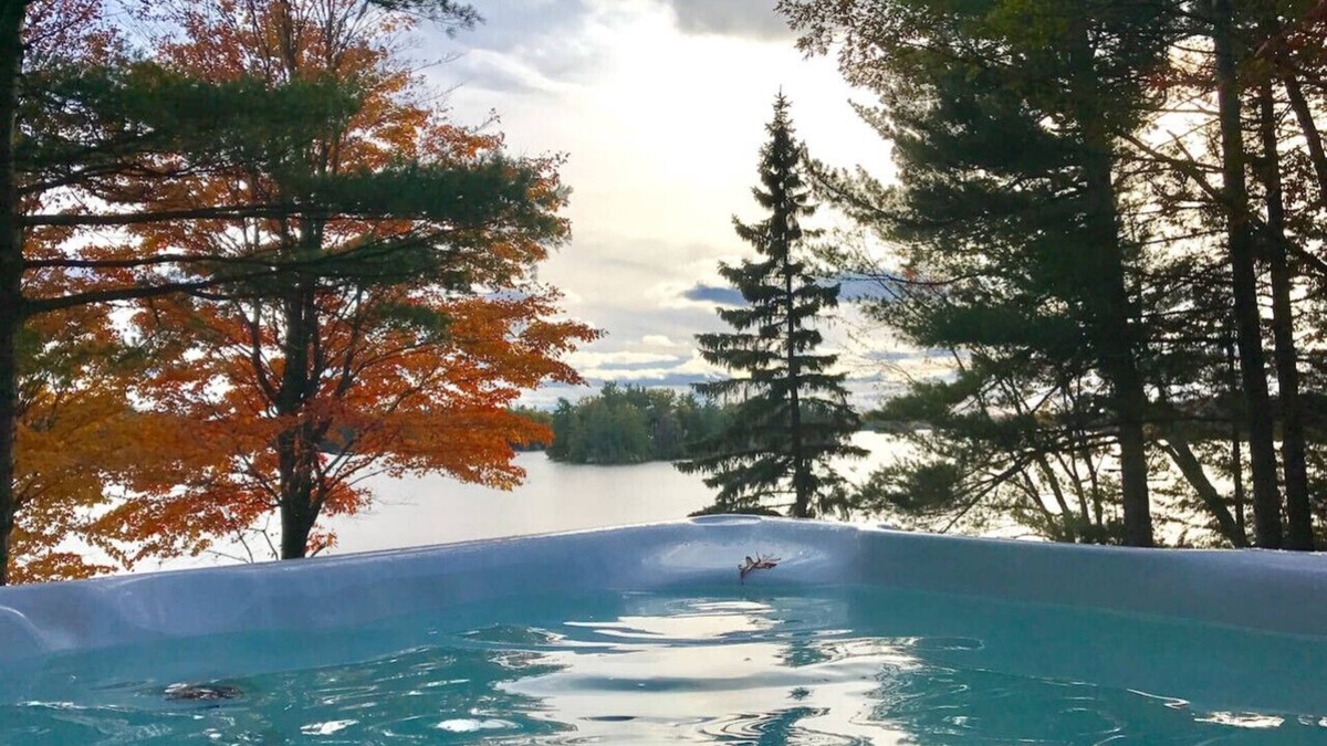 Frontenac House | Serenity on the Lake