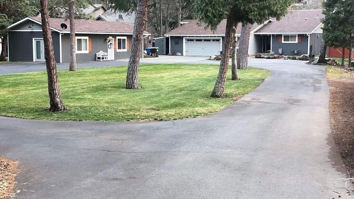 Grants Pass House | Serenity On The Rogue for 4