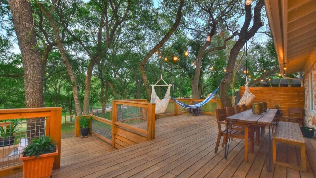 Georgetown House | 'Serenity On The San Gabriel' Pet-Friendly! Riverfront! Kayaks! Bikes!