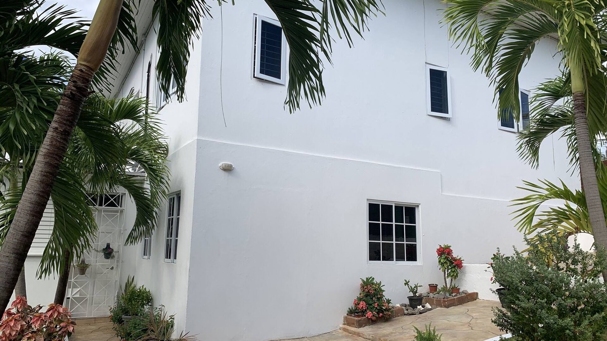 Constant Spring Apartment | "Serenity". Peaceful work-friendly, self-contained suite with mountain view.