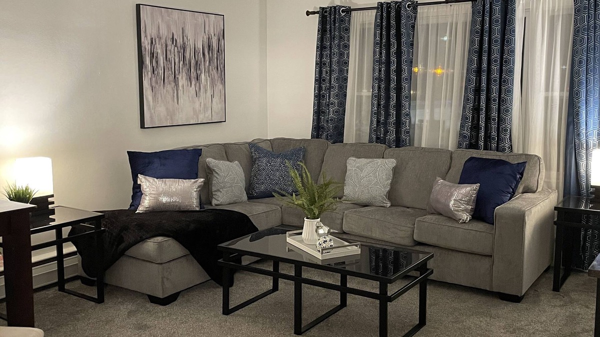 Rock Island Apartment | Serenity @ Popplewell Manor
