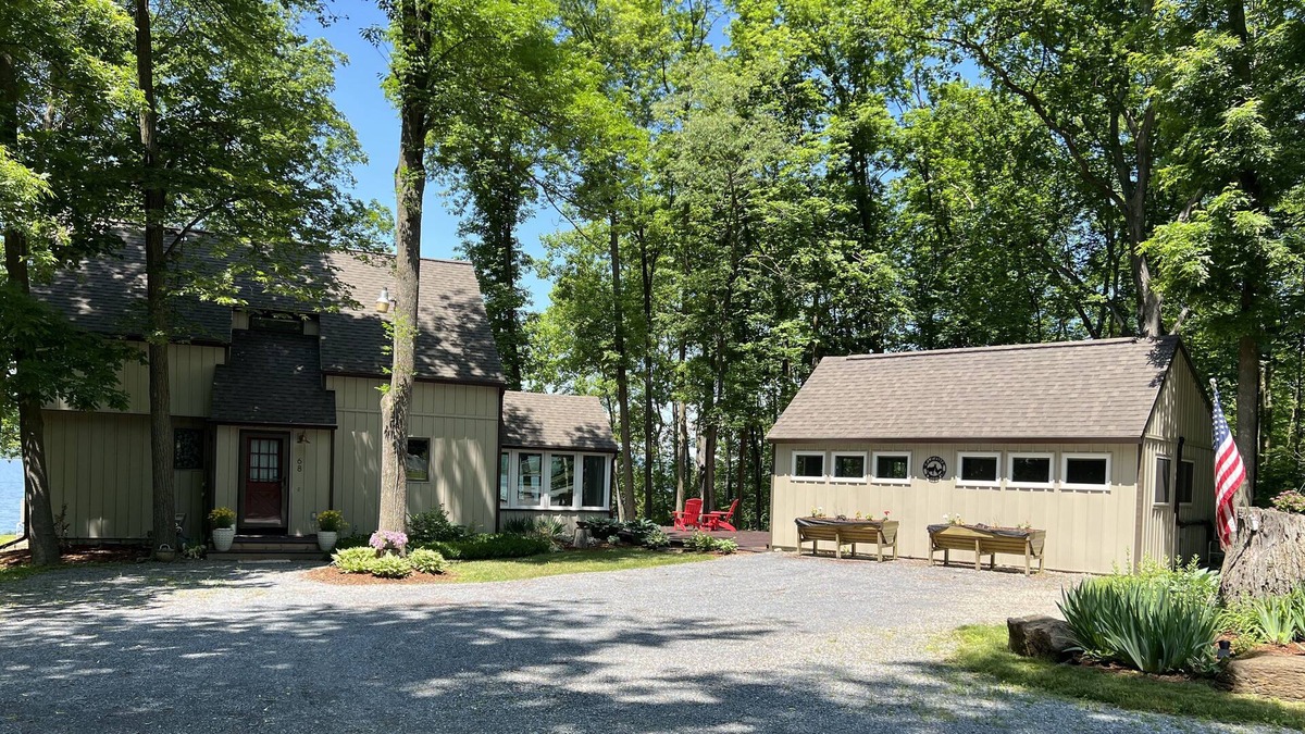 West Addison House | Serenity Retreat on Lake Champlain with boat dock & kayaks!