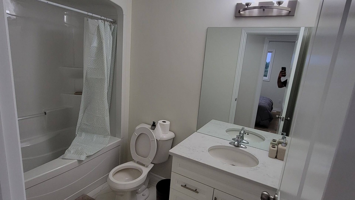 Lakeshore House | Serenity Sands Retreat