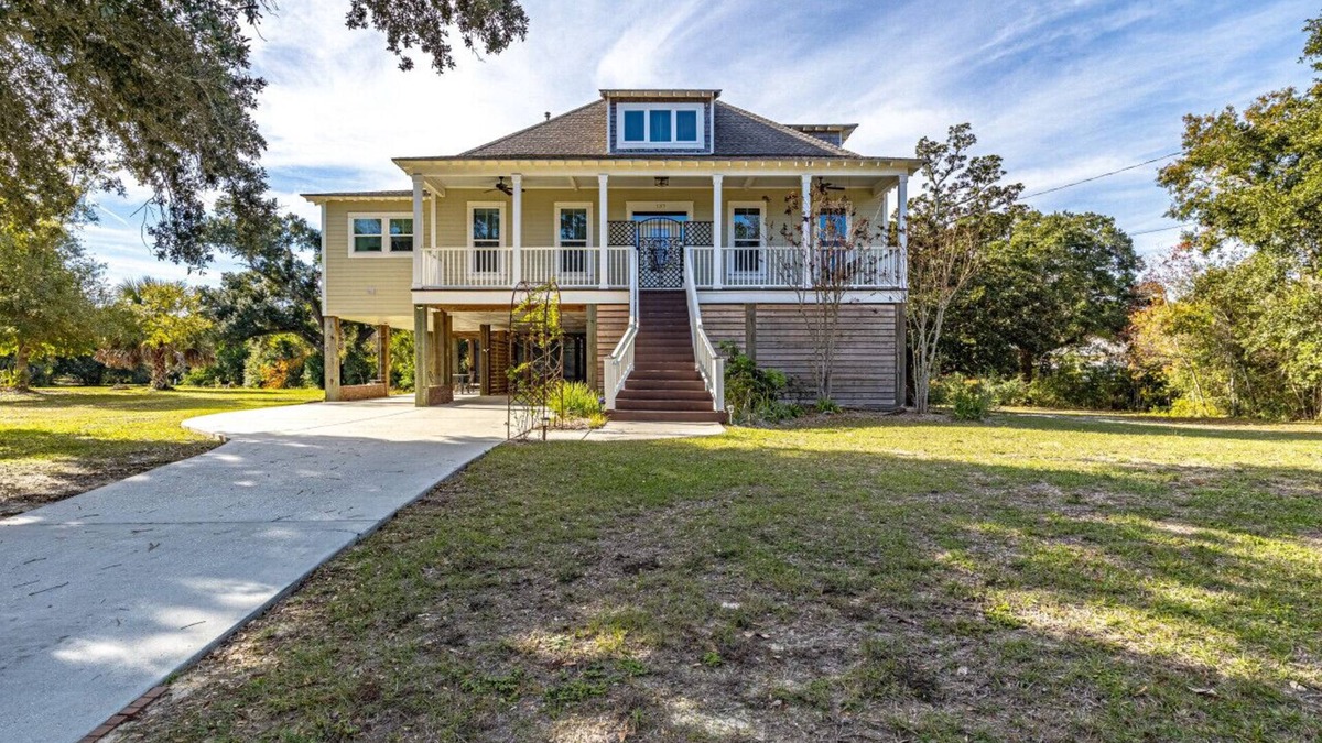 Gulfport House | Serenity Shores Pool Beach View Sleeps 10