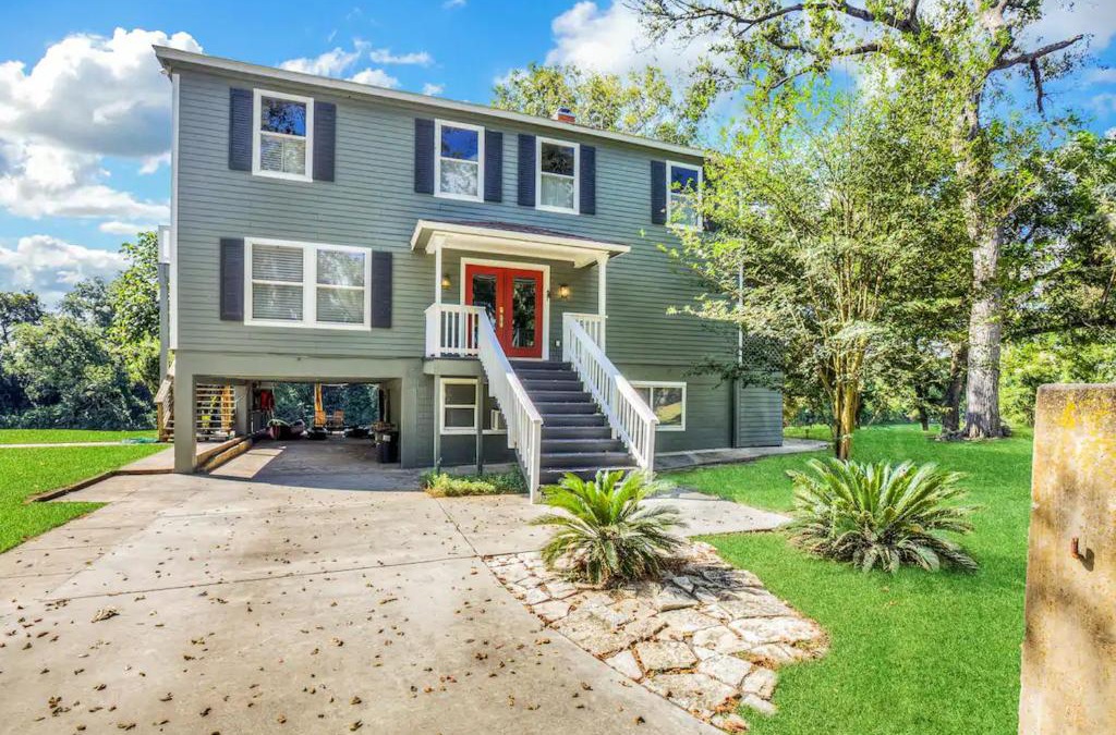 Seguin House | Serenity Shores Retreat
