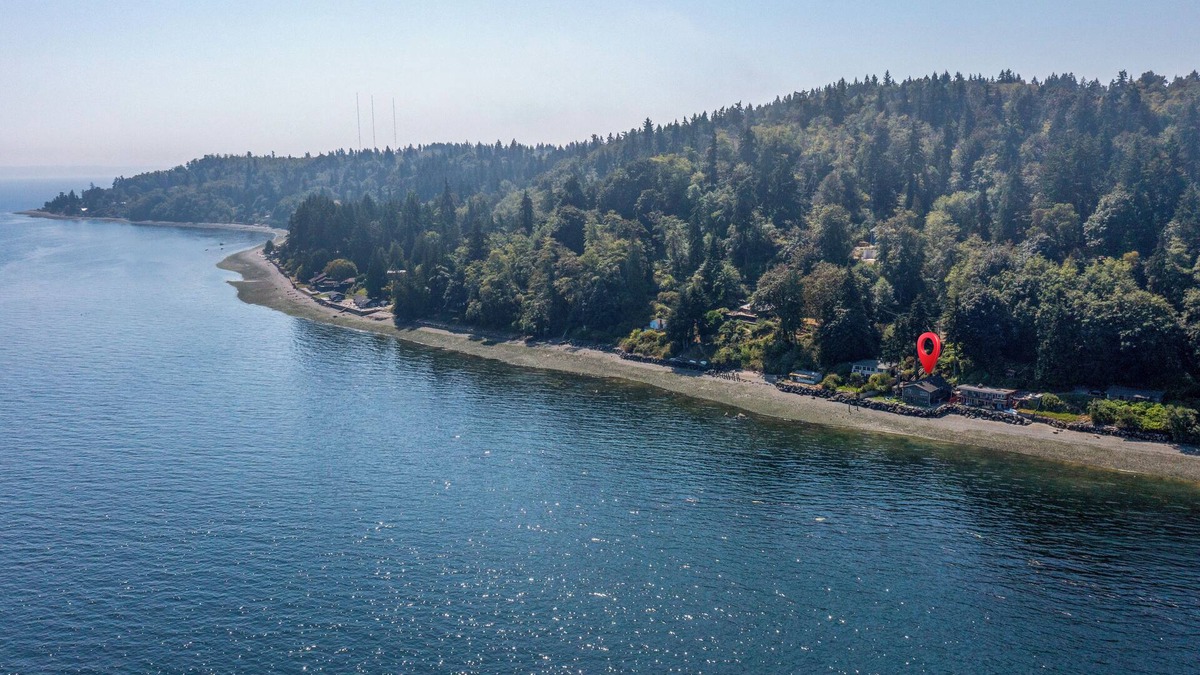 South Colby House | Serenity Sound: Enchanting & tranquil 3-bedroom waterfront escape amazing views