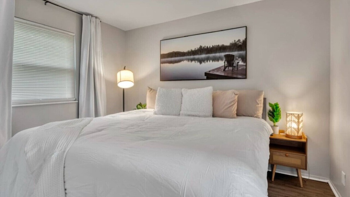 Evansville House | Serenity Suite: The Luxe Oasis #6