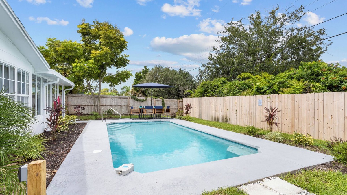Rio Vista House | Serenity, tranquility, relaxed! 10 Min drive to Bucees, Speedway, and Beaches!