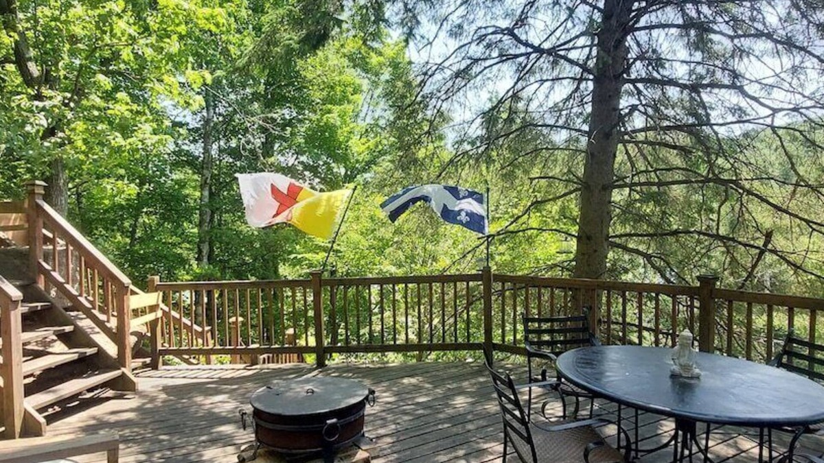 Huberdeau Cabin | Serenity - Tree house on the lake