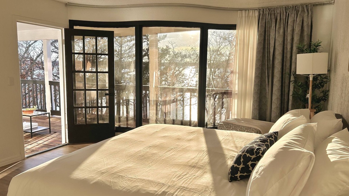 Mannford House | Serenity Unveiled: Sunset & Water Retreat!