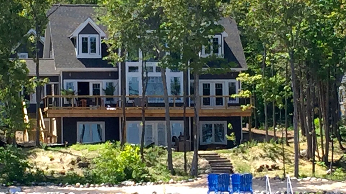 Suttons Bay House | Serenity, White Beaches, & Crystal Blue Waters!
