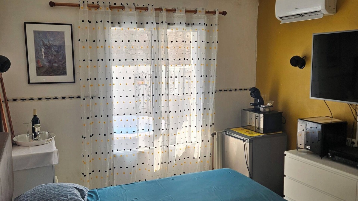 Lezignan-Corbieres Bed & Breakfast | Serge Le Belge room 3 VIP - terrace - jacuzzi