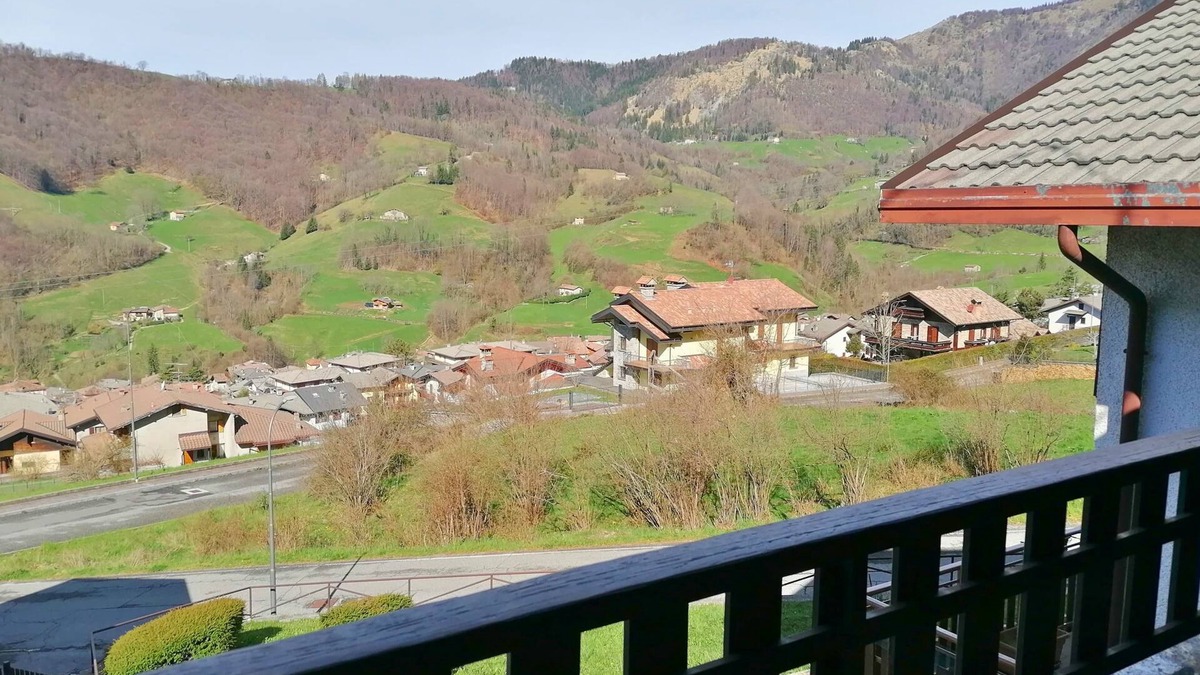 Serina Ski Chalet | Serina Chalet: Mountain Apartment with Panoramic Terrace, WiFi, and Parking