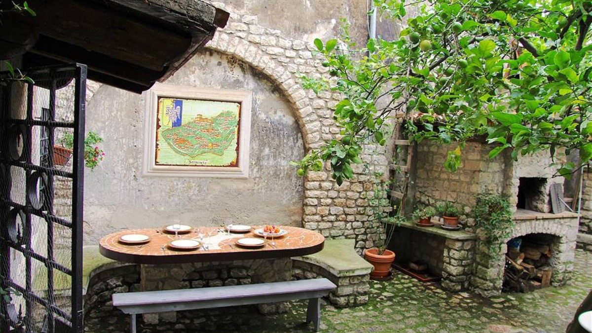 Sermoneta Villa | Sermoneta Historic Stone Village House With Pool in a Medieval Hill Town Close to Rome and Naples