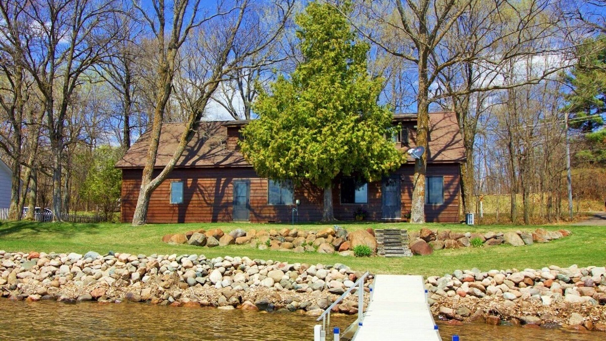 Deerwood Cabin | Serpent Lake Listing! Northern MN Cabin Getaway near Cuyuna Mountain Bike Trails