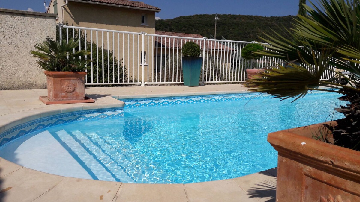 Saint-Maurice-d'Ibie Cottage | SERPOLET gîte with shared pool in the Ibie valley