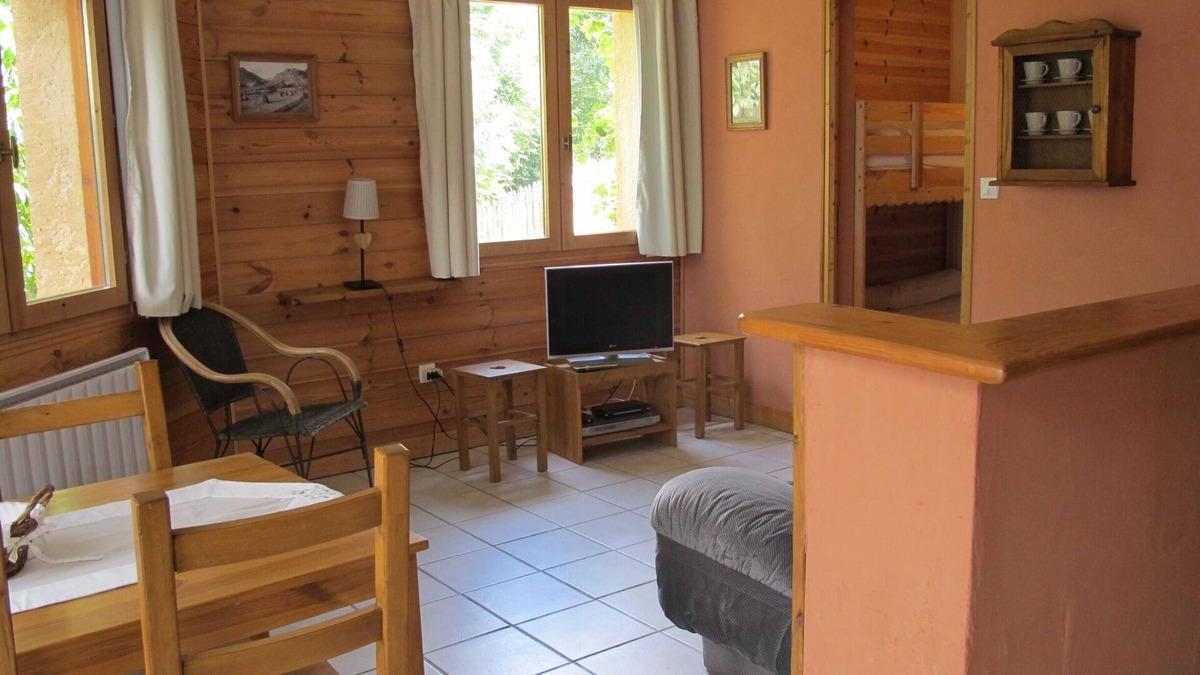 Puy-Saint-Pierre Apartment | Serre-chevalier Briancon cozy apartment with all comfort wifi garden level