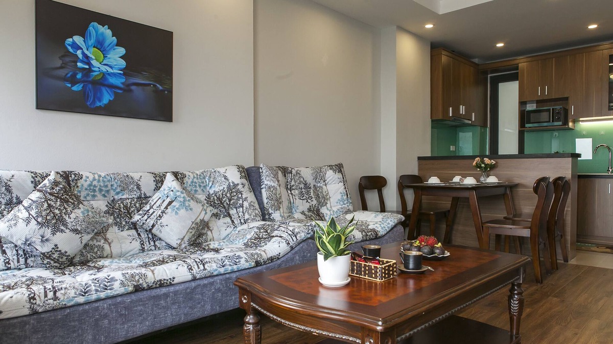 Yen Phu Apartment | Service Apartment/w balcony near West Lake/w quiet location