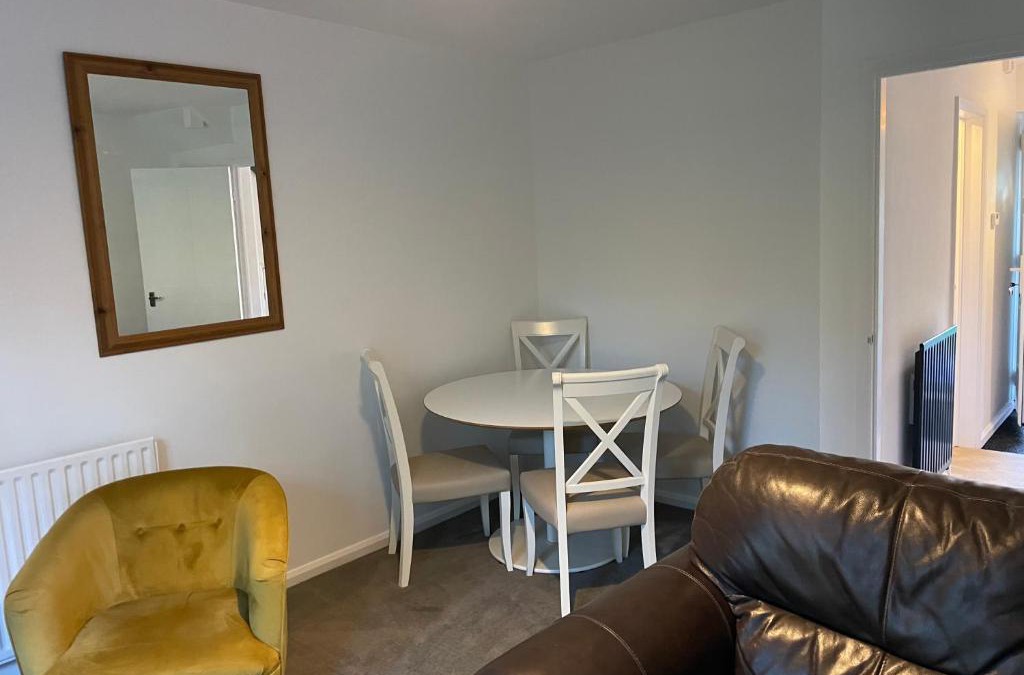 Worcester Apartment | Serviced Accommodation 2 bed house III